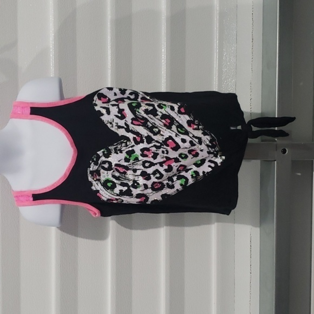 Cheetah print heart shirt💕‎
